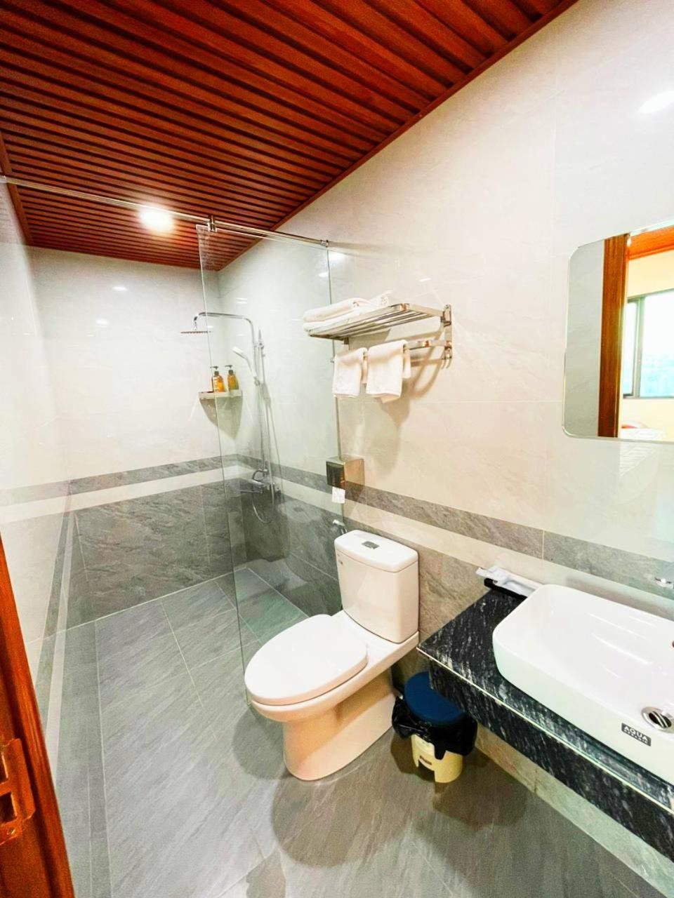 Tuan Nam Hotel Haiphong Exterior foto